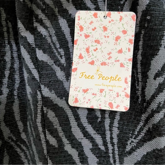 Free People Zebra Jumper Dress Tunic Black Gray Sleeveless Size 10 NWT - Picture 4 of 10